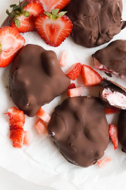 Chocolate Strawberry Yogurt Clusters Recipe